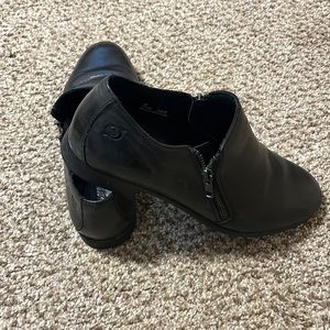 Beautiful Born size 9 shoe/boot